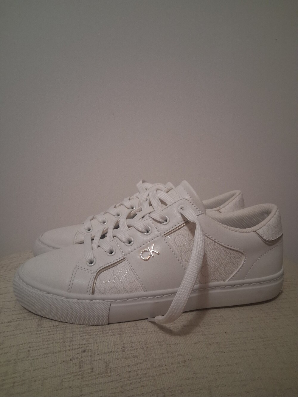 NEW Calvin Klein Neutral Sneakers Size 8-8.5
